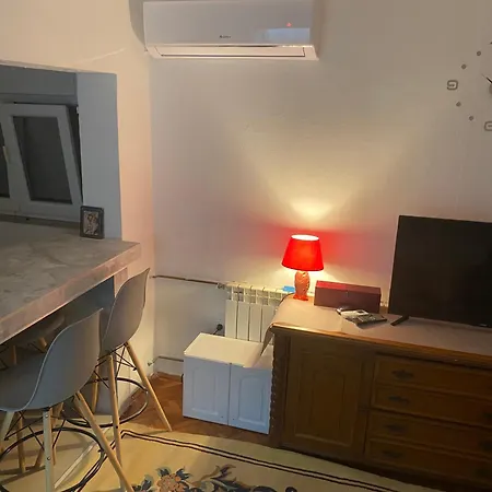 Lena Apartman *